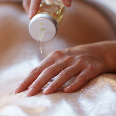 <img src="/img/angebote/massage/sinnlich-bizarre-massagen/sinnlich-bizarre-massage.jpg" /> Sinnlich bizarre Massagen